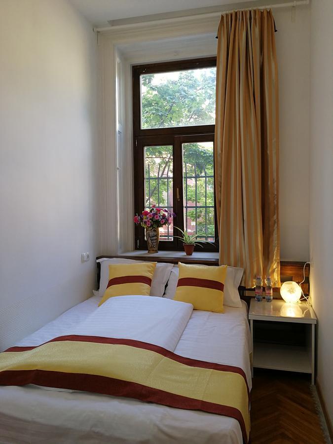 Budapest Garden Hotel Exterior photo
